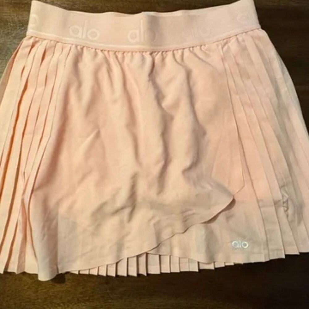 ALO yoga Aces Skirt Size M Peach Color